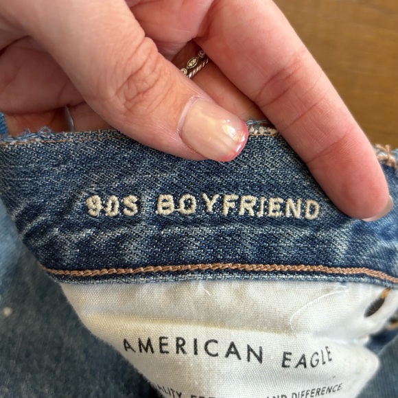 american eagle distressed 90s jeans - Picture 5 of 9